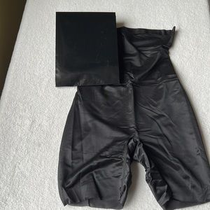 SKIMS Barely There High Waist Mid Thigh Shorts